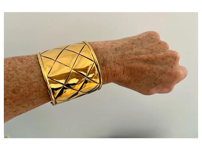 Chanel cuff bracelet golden steel - view 4