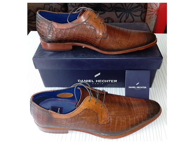 Autre Marque Scarpe Derby formali da uomo in pelle cognac con stampa alligatore e lacci Marrone - vista 3
