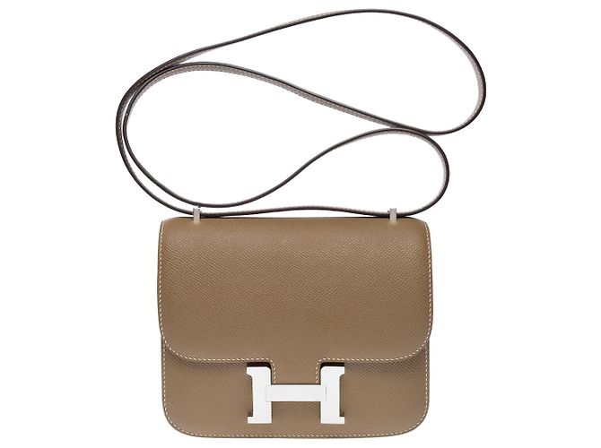 Hermès Sac HERMES Constance en Cuir Étoupe - 101999 Taupe - vue 3