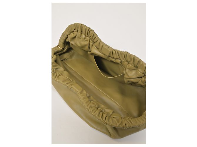 Mansur Gavriel Cloud Clutch Pomelo in pelle oliva Verde Verde oliva - vista 12