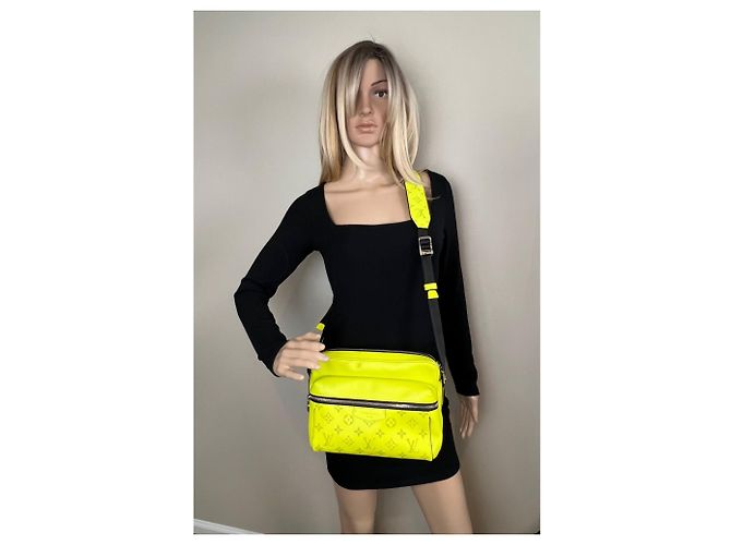 Sac Messenger Outdoor Taigarama Jaune LOUIS VUITTON - vue 6