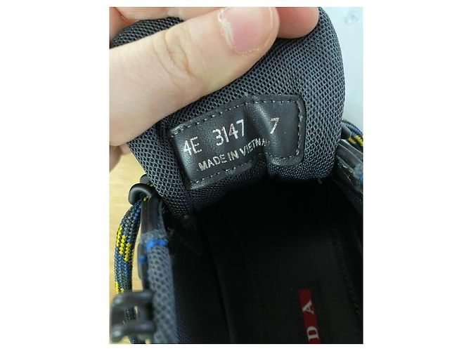 Sneakers con lacci Prada Sport in rete blu e gomma - vista 15