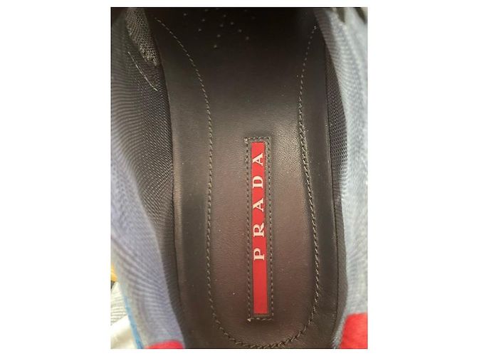 Sneakers con lacci Prada Sport in rete blu e gomma - vista 16