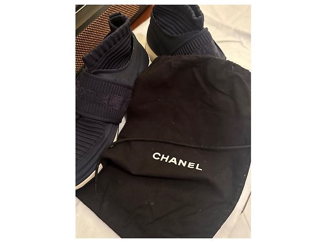 Sneakers Chanel in tessuto nero - vista 8