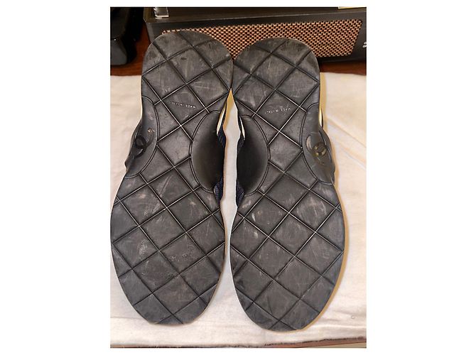 Sneakers Chanel in tessuto nero - vista 9