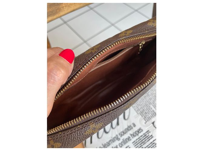 Borsa a spalla Louis Vuitton Monogram in pelle marrone Marrone scuro Monogramma - vista 3