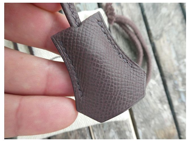 campanella, cerniera e lucchetto hermès nuovo per borsa hermès dustbag Cioccolato - vista 5