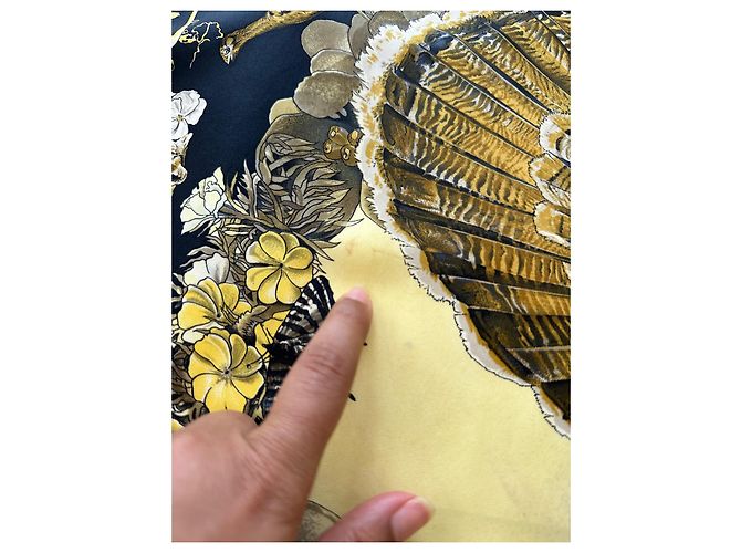 Hermès 'Fauna e Flora del Texas' Sciarpa Kermit Oliver 90 Nero D'oro - vista 10