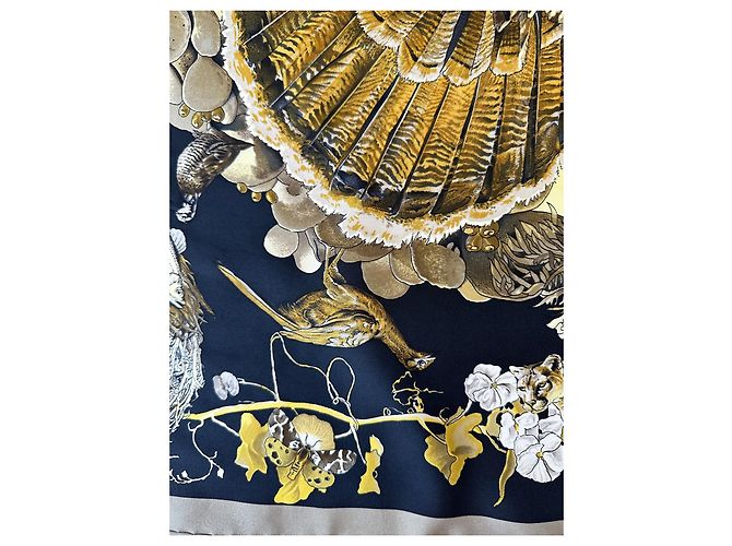 Hermès 'Fauna e Flora del Texas' Sciarpa Kermit Oliver 90 Nero D'oro - vista 14