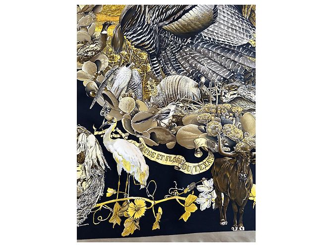 Hermès 'Fauna e Flora del Texas' Sciarpa Kermit Oliver 90 Nero D'oro - vista 4