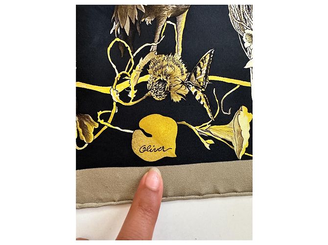 Hermès 'Fauna e Flora del Texas' Sciarpa Kermit Oliver 90 Nero D'oro - vista 7