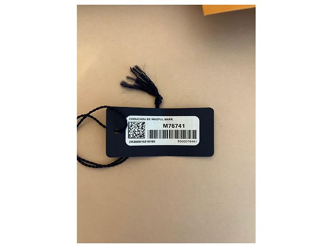 Louis Vuitton ChouChou Be Mindful Accessorio per Capelli Seta Rosa - vista 5