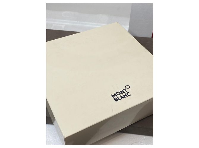 Montblanc Solitaire Meisterstück 146 LeGrand Perla Argento Silver hardware - vista 6