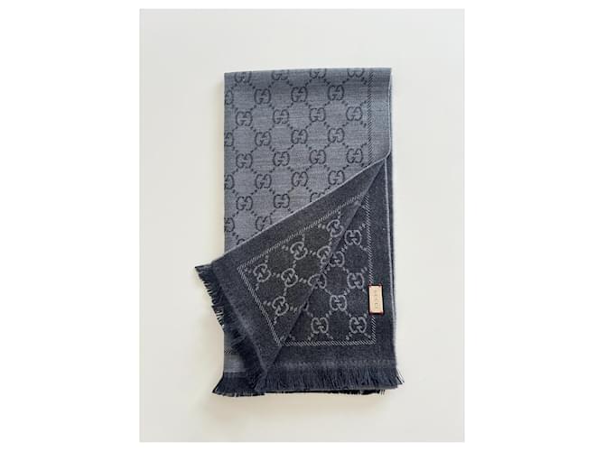 Gucci Wendeschal GG Monogramm Grau Wolle - Ansicht 3