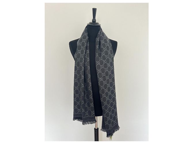 Gucci Wendeschal GG Monogramm Grau Wolle - Ansicht 9