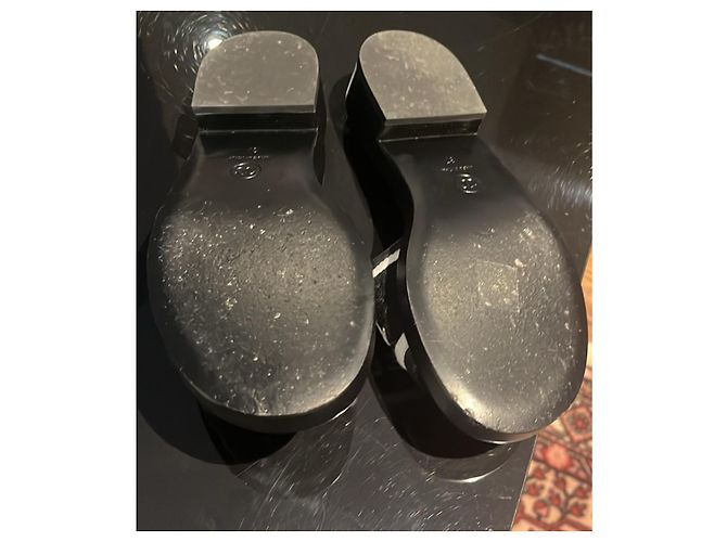 Chanel Lammfell bestickte CC Mule Sandale 37 Schwarz Weiß - Ansicht 6