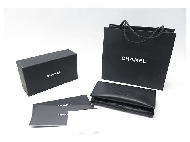 NOVE OCCHIALI DA SOLE CHANEL CATENE PERLE 4245 ORO ASTUCCIO D'oro - vista 10