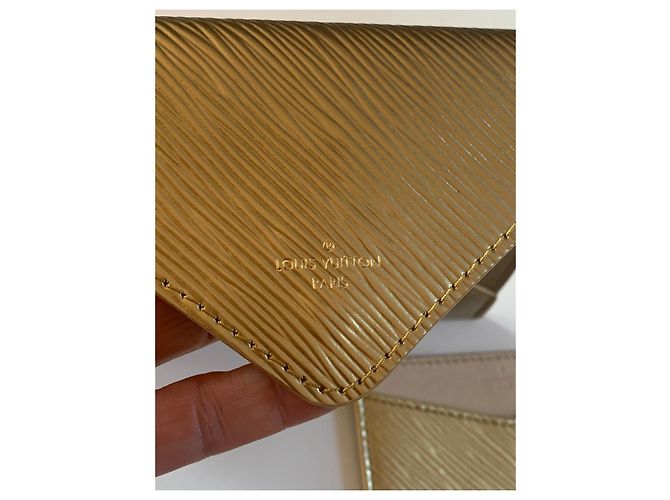 Louis Vuitton Regalos VIP Dorado - vista 4