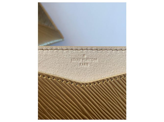 Louis Vuitton Regalos VIP Dorado - vista 5