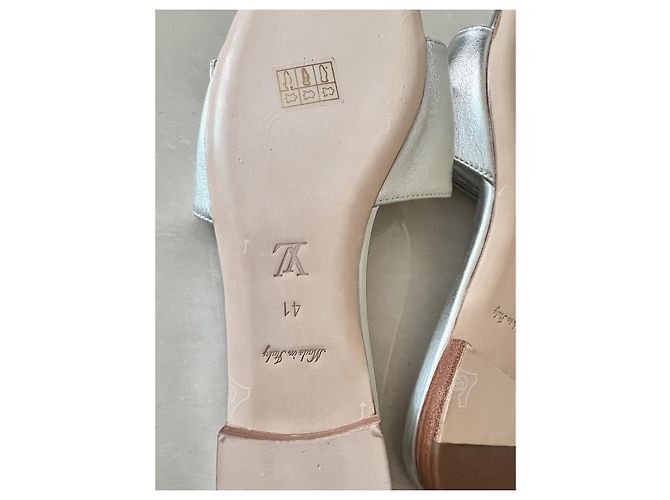 Louis Vuitton leather sandals with Swarovski crystals silvery - view 10