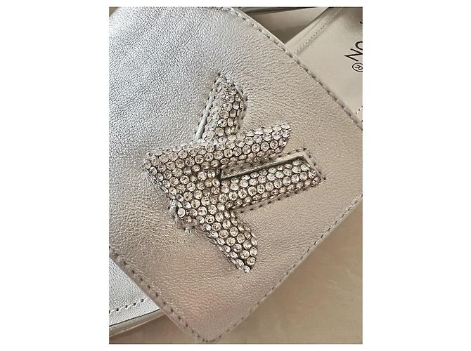 Louis Vuitton leather sandals with Swarovski crystals silvery - view 12
