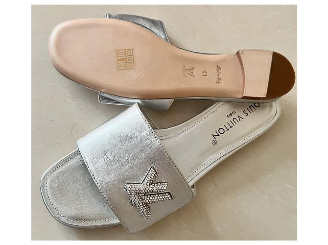 Louis Vuitton leather sandals with Swarovski crystals silvery - view 2