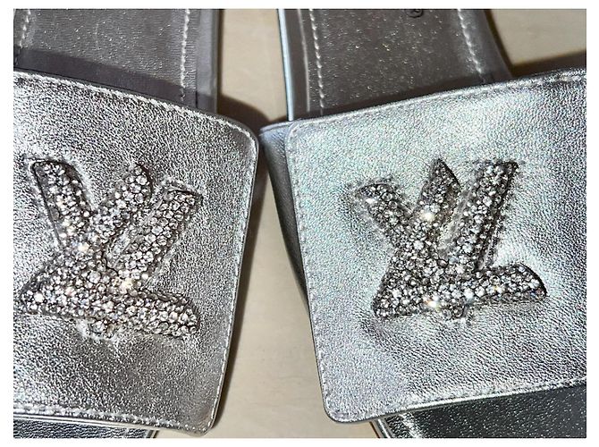 Louis Vuitton leather sandals with Swarovski crystals silvery - view 3