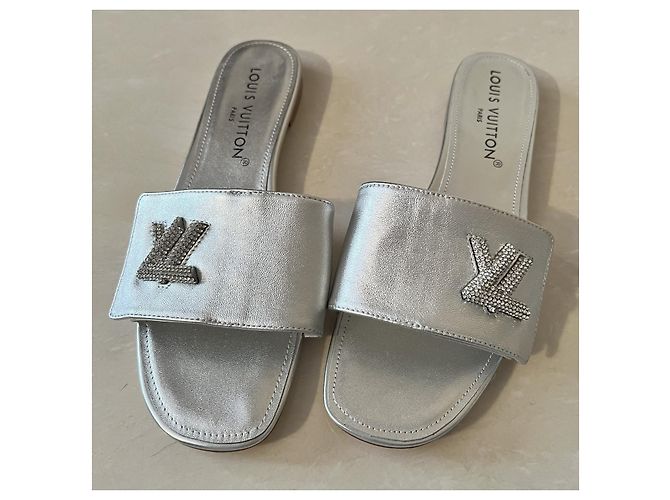 Louis Vuitton leather sandals with Swarovski crystals silvery - view 4