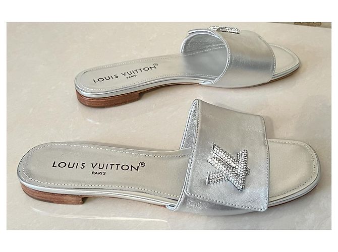 Louis Vuitton leather sandals with Swarovski crystals silvery - view 6