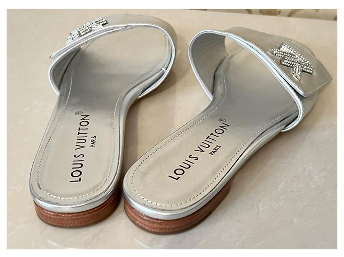 Louis Vuitton leather sandals with Swarovski crystals silvery - view 8