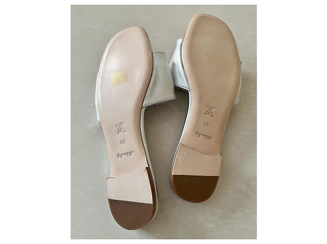 Louis Vuitton leather sandals with Swarovski crystals silvery - view 9