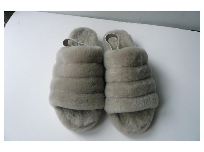 Sandali Pantofole UGG Oh Yeah con due cinturini grigi taglia 41 in ottime condizioni Grigio - vista 3