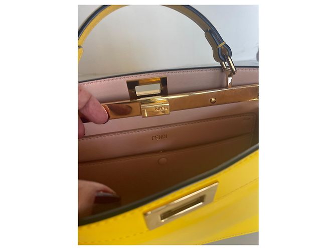 Borsa Fendi Peekaboo I SEE U in pelle di struzzo gialla Giallo - vista 10