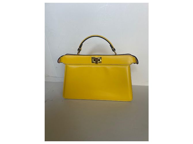 Borsa Fendi Peekaboo I SEE U in pelle di struzzo gialla Giallo - vista 5