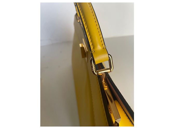 Borsa Fendi Peekaboo I SEE U in pelle di struzzo gialla Giallo - vista 8
