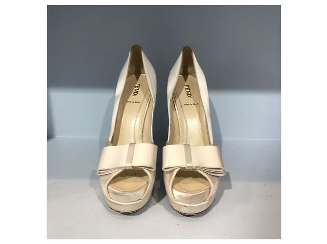 FENDI Absätze T.EU 37.5 Stoff Weiß - Ansicht 2