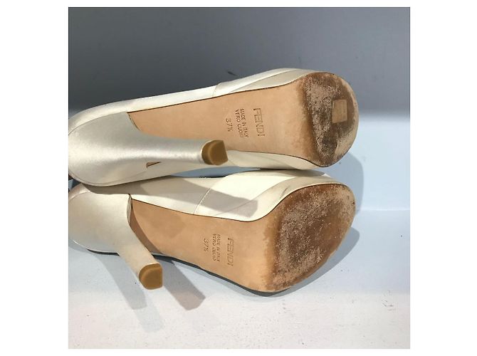 FENDI Absätze T.EU 37.5 Stoff Weiß - Ansicht 4