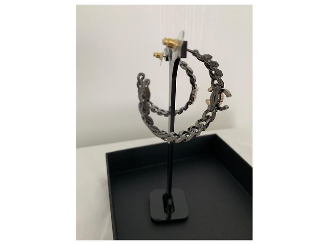 Orecchini a cerchio Chanel neri palladium Nero - vista 3