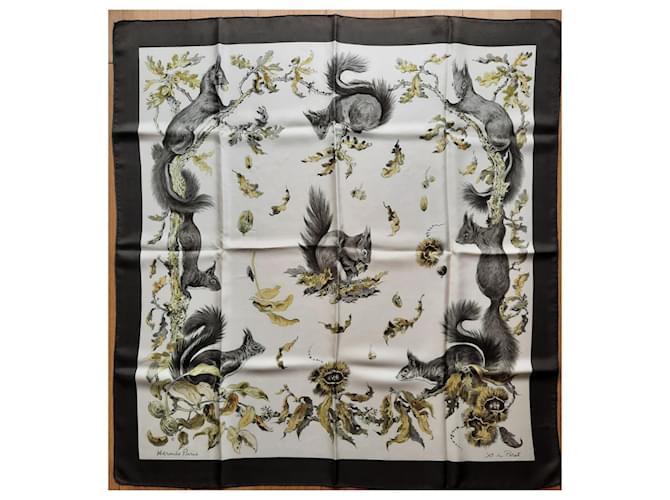 Hermès cuadrado 90 por Xavier de Poret Gris - vista 2