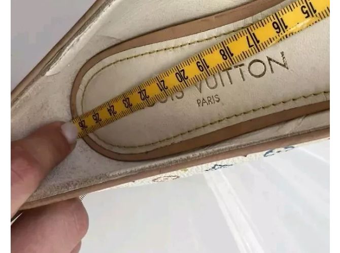 Weiße Lederflats mit Louis Vuitton Monogramm Murakami - Ansicht 7