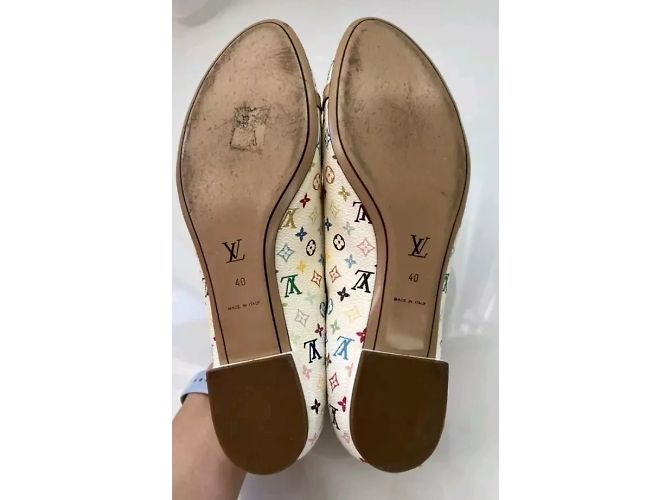 Weiße Lederflats mit Louis Vuitton Monogramm Murakami - Ansicht 8