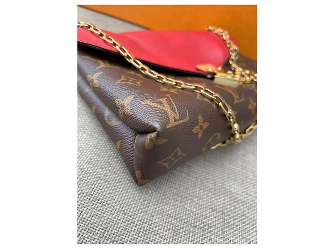 Borsa a mano Louis Vuitton Pallas Monogram Dune Marrone Rosso - vista 7