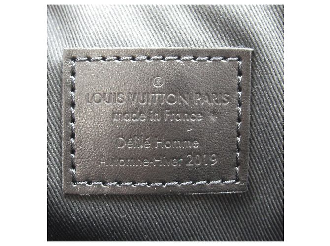 Louis Vuitton Keepall Bandoulière 50 Noir - vue 7