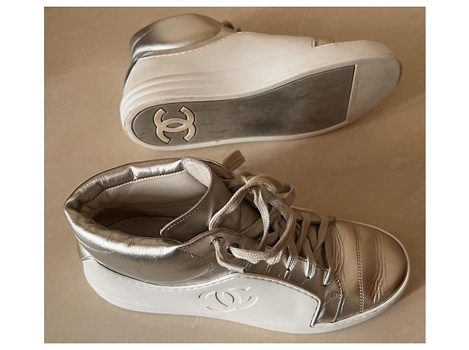 Sneakers Chanel in pelle bianca Bianco - vista 2