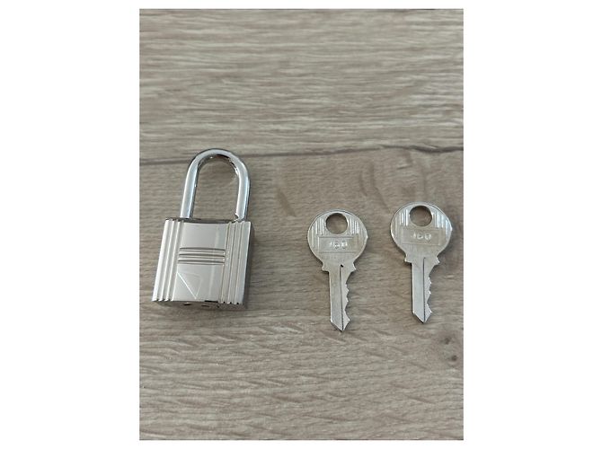 Glänzendes silbernes Stahl-Hermès-Schloss für Kelly oder Birkin Silber Hardware - Ansicht 2