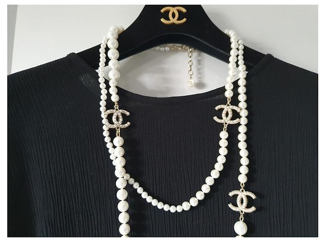 Coco Crush Collana di Perle Chanel Classica Extra Lunga A21 Crociera 100 Anni di Anniversario D'oro - vista 14