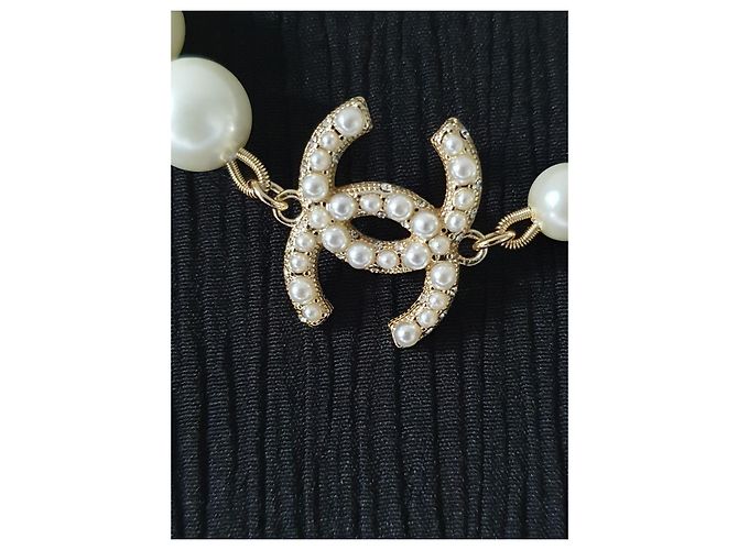 Coco Crush Collana di Perle Chanel Classica Extra Lunga A21 Crociera 100 Anni di Anniversario D'oro - vista 17