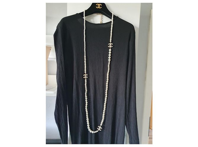 Coco Crush Collana di Perle Chanel Classica Extra Lunga A21 Crociera 100 Anni di Anniversario D'oro - vista 19