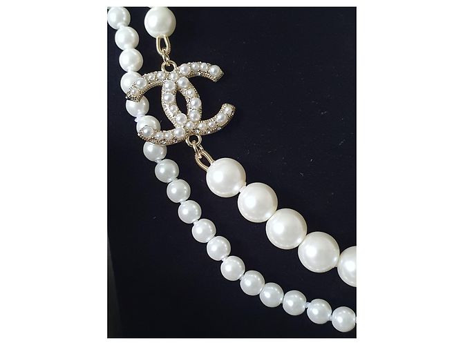 Coco Crush Collana di Perle Chanel Classica Extra Lunga A21 Crociera 100 Anni di Anniversario D'oro - vista 2