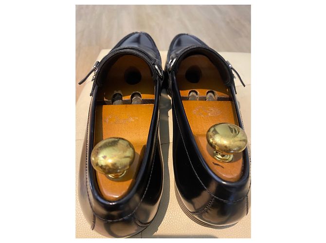Prada Loafer aus schwarzem Leder - Ansicht 12